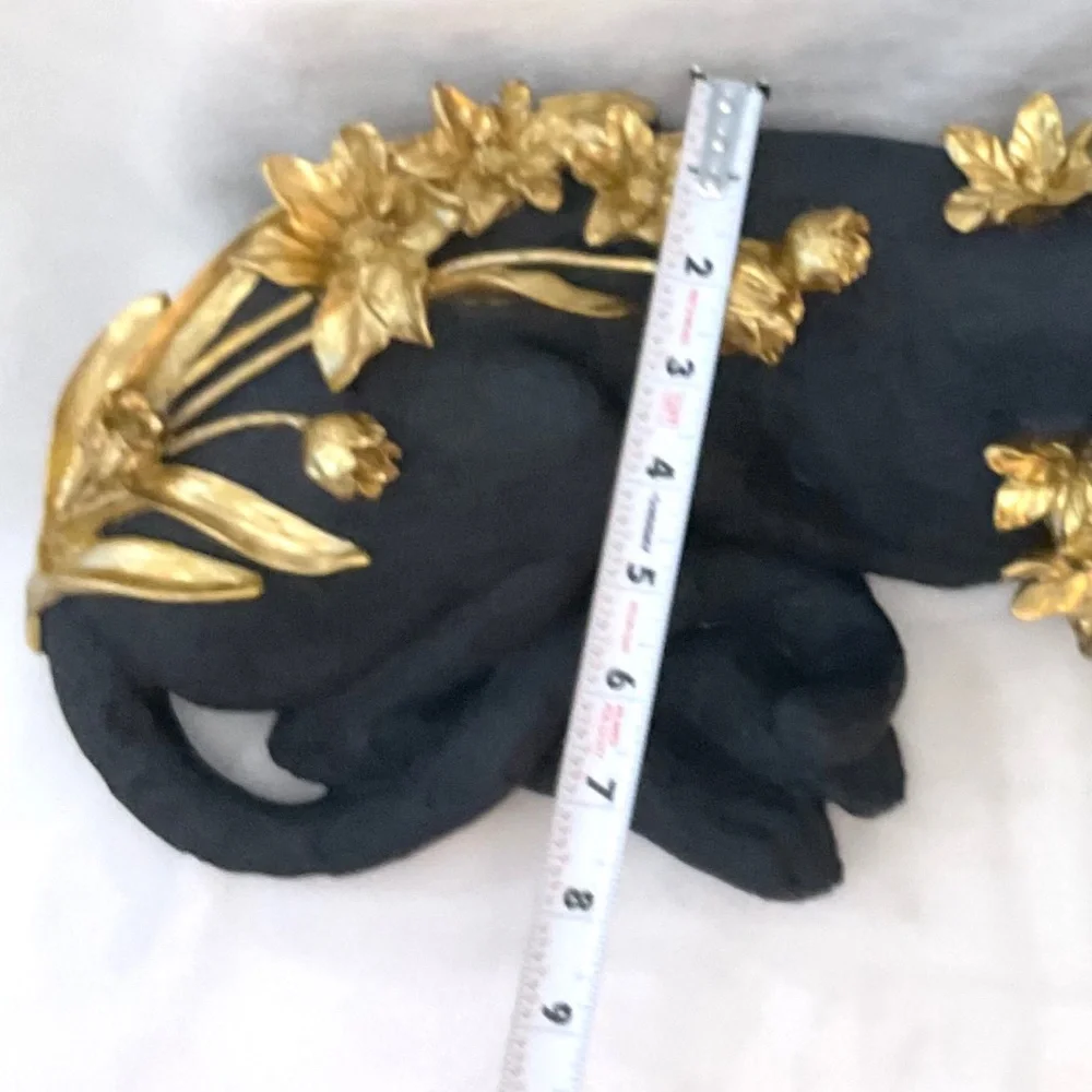 Black Resin Leopard Sculpture/Statue With Gold Roses and Flowers - Picture 7 of 16